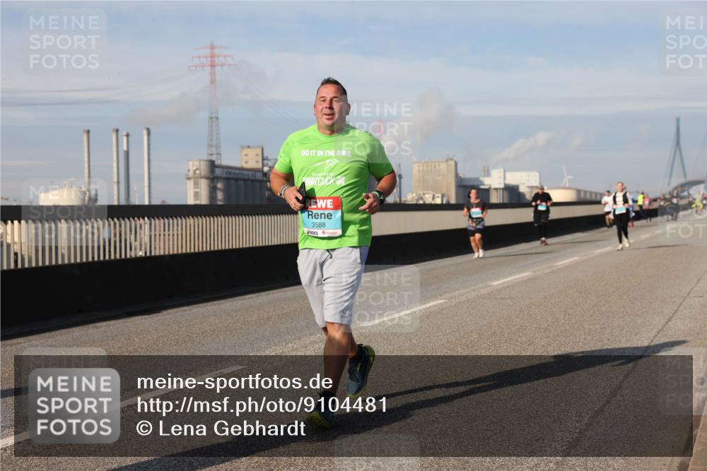 03.10.2025 - Köhlbrandbrückenlauf Lena Gebhardt http://msf.ph/oto/9104481 03.10.2025 10:12:35 Position 2 3588 meine-sportfotos.de