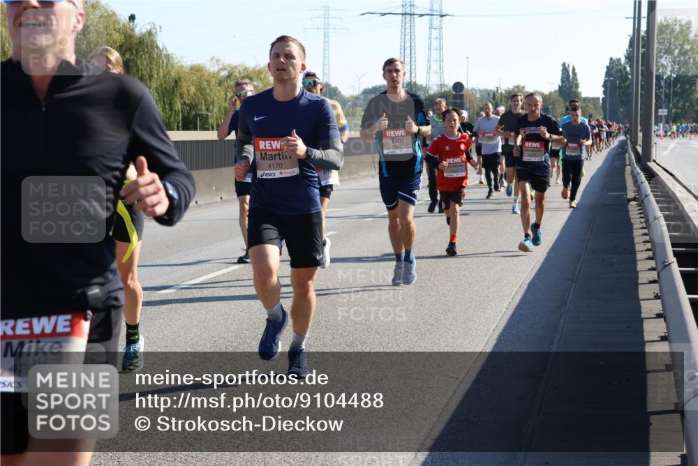03.10.2025 - Köhlbrandbrückenlauf Strokosch-Dieckow http://msf.ph/oto/9104488 03.10.2025 12:12:53 Position 3 4248, 4170, 6307 meine-sportfotos.de