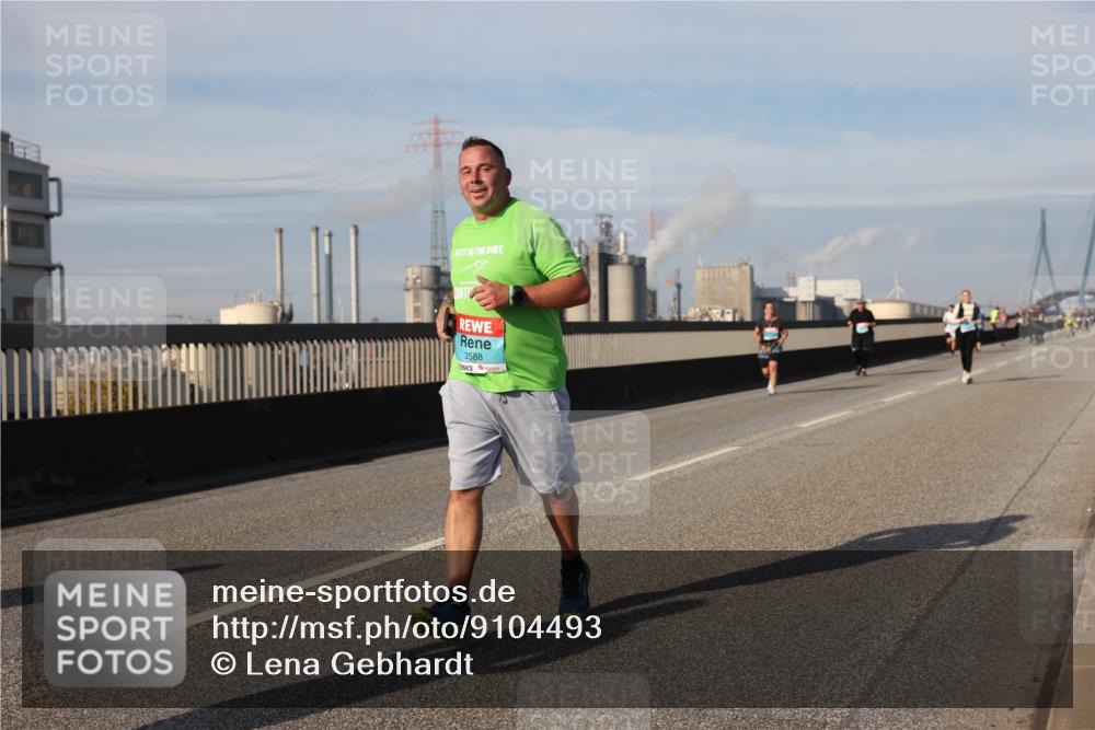 03.10.2025 - Köhlbrandbrückenlauf Lena Gebhardt http://msf.ph/oto/9104493 03.10.2025 10:12:35 Position 2 10, 3588 meine-sportfotos.de