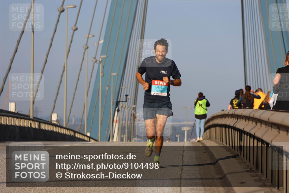 03.10.2025 - Köhlbrandbrückenlauf Strokosch-Dieckow http://msf.ph/oto/9104498 03.10.2025 09:30:04 Position 2 3760 meine-sportfotos.de