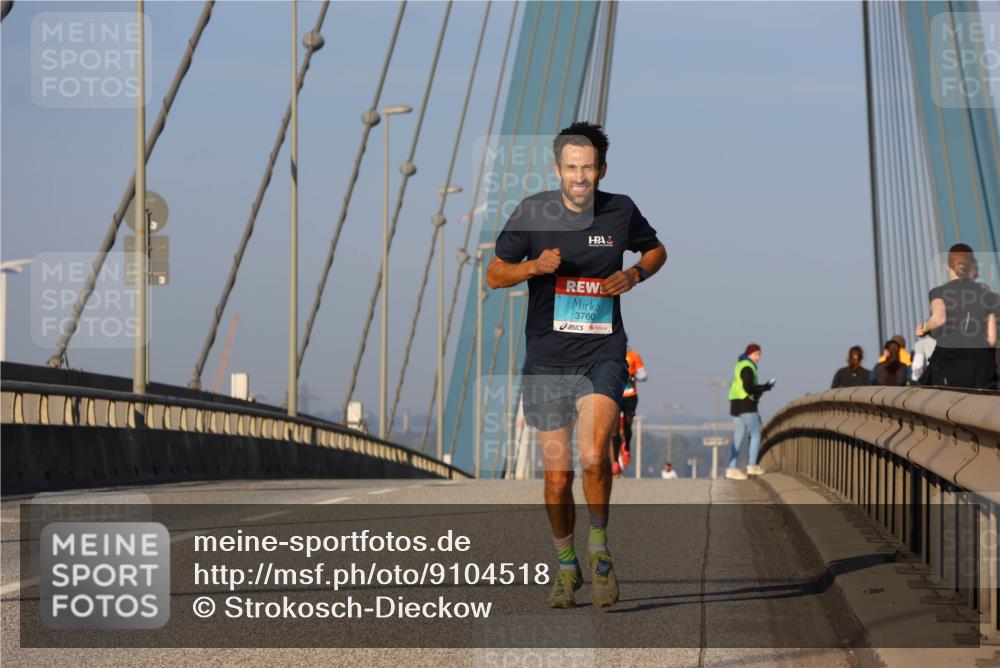 03.10.2025 - Köhlbrandbrückenlauf Strokosch-Dieckow http://msf.ph/oto/9104518 03.10.2025 09:30:06 Position 2 3760 meine-sportfotos.de