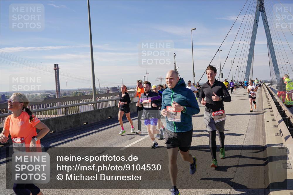 03.10.2025 - Köhlbrandbrückenlauf Michael Burmester http://msf.ph/oto/9104530 03.10.2025 12:48:42 Position 2 4853, 4378 meine-sportfotos.de