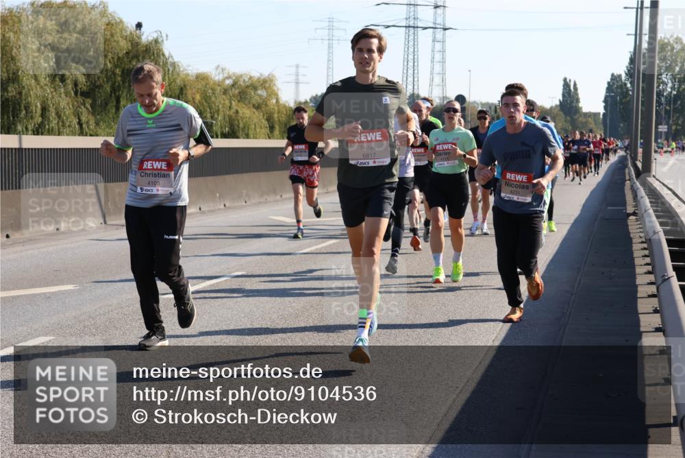 03.10.2025 - Köhlbrandbrückenlauf Strokosch-Dieckow http://msf.ph/oto/9104536 03.10.2025 12:12:58 Position 3 4105, 6817, 4123, 4231 meine-sportfotos.de