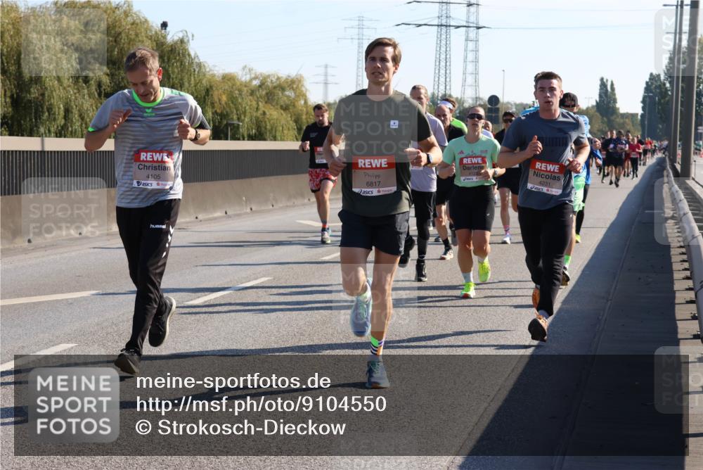 03.10.2025 - Köhlbrandbrückenlauf Strokosch-Dieckow http://msf.ph/oto/9104550 03.10.2025 12:12:58 Position 3 4105, 6817, 4123, 4231 meine-sportfotos.de
