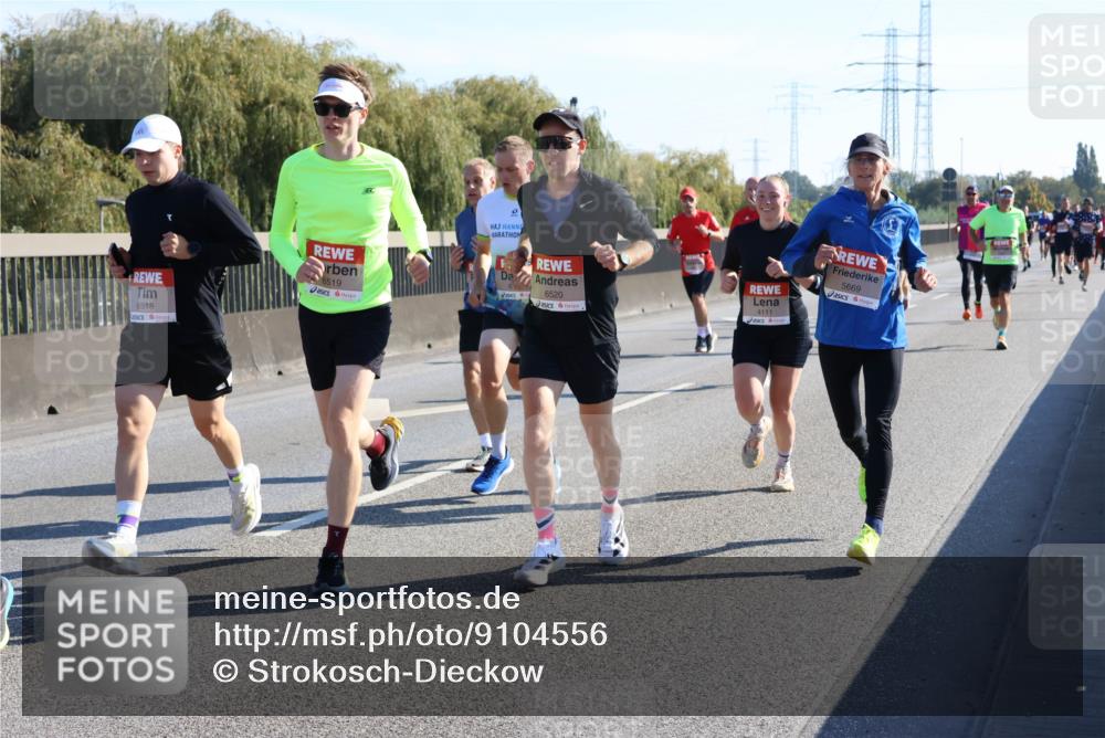 03.10.2025 - Köhlbrandbrückenlauf Strokosch-Dieckow http://msf.ph/oto/9104556 03.10.2025 12:13:03 Position 3 6518, 6519, 6520, 4111, 5669 meine-sportfotos.de