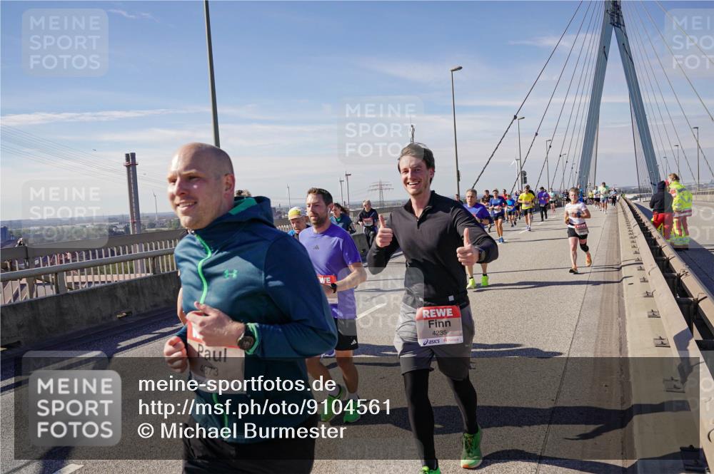 03.10.2025 - Köhlbrandbrückenlauf Michael Burmester http://msf.ph/oto/9104561 03.10.2025 12:48:43 Position 2 4873, 4235 meine-sportfotos.de