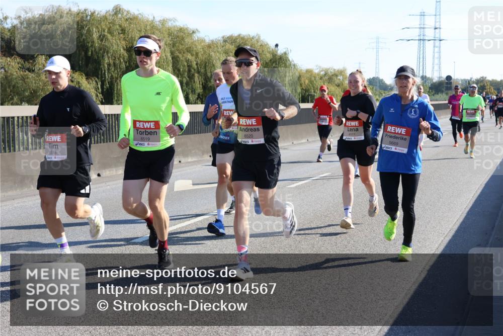03.10.2025 - Köhlbrandbrückenlauf Strokosch-Dieckow http://msf.ph/oto/9104567 03.10.2025 12:13:03 Position 3 6518, 6519, 6520, 4111, 5669 meine-sportfotos.de