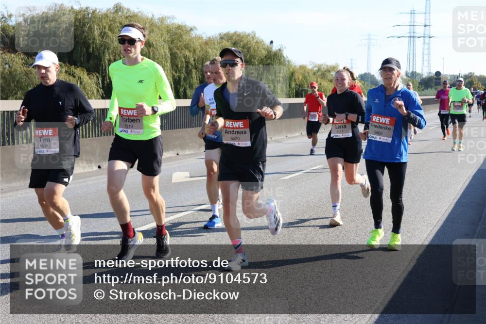 03.10.2025 - Köhlbrandbrückenlauf Strokosch-Dieckow http://msf.ph/oto/9104573 03.10.2025 12:13:03 Position 3 6518, 6519, 6520, 4111, 5669 meine-sportfotos.de