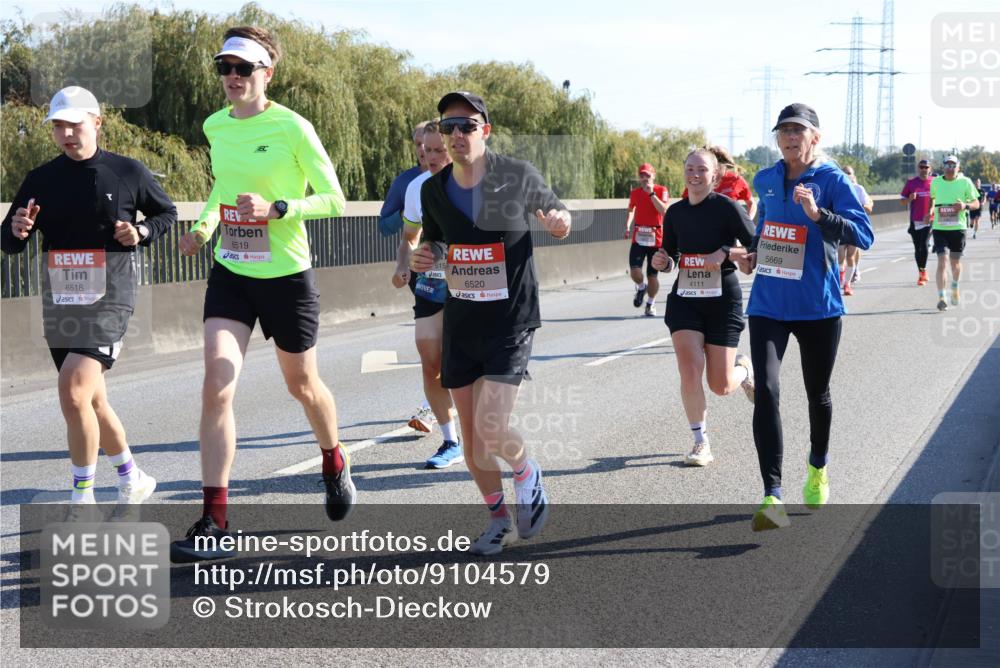 03.10.2025 - Köhlbrandbrückenlauf Strokosch-Dieckow http://msf.ph/oto/9104579 03.10.2025 12:13:03 Position 3 6518, 6519, 6520, 4111, 5669 meine-sportfotos.de