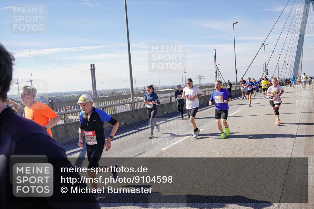 03.10.2025 - Köhlbrandbrückenlauf Michael Burmester http://msf.ph/oto/9104598 03.10.2025 12:48:44 Position 2 6318 meine-sportfotos.de