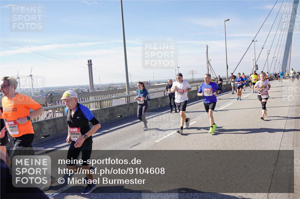 03.10.2025 - Köhlbrandbrückenlauf Michael Burmester http://msf.ph/oto/9104608 03.10.2025 12:48:44 Position 2 5852, 6318 meine-sportfotos.de