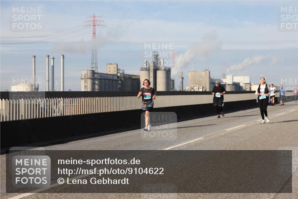 03.10.2025 - Köhlbrandbrückenlauf Lena Gebhardt http://msf.ph/oto/9104622 03.10.2025 10:12:39 Position 2  meine-sportfotos.de