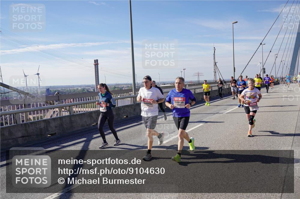 03.10.2025 - Köhlbrandbrückenlauf Michael Burmester http://msf.ph/oto/9104630 03.10.2025 12:48:44 Position 2 4353 meine-sportfotos.de