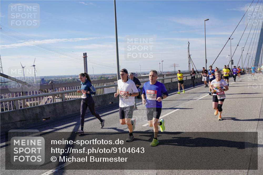 03.10.2025 - Köhlbrandbrückenlauf Michael Burmester http://msf.ph/oto/9104643 03.10.2025 12:48:45 Position 2 4353 meine-sportfotos.de