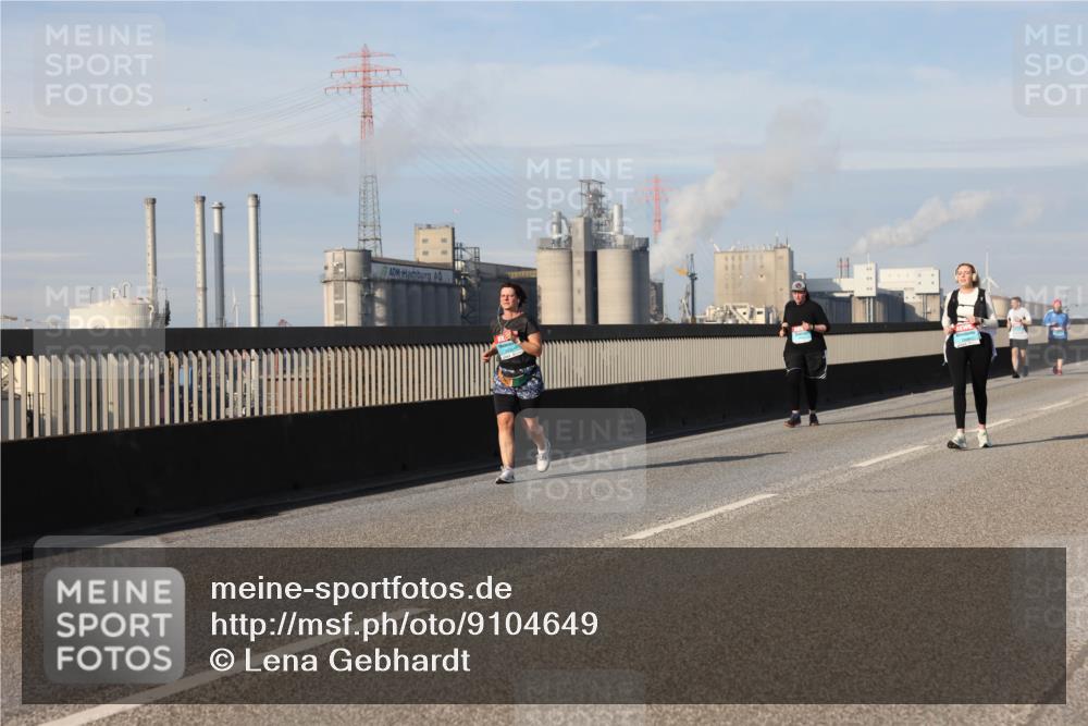 03.10.2025 - Köhlbrandbrückenlauf Lena Gebhardt http://msf.ph/oto/9104649 03.10.2025 10:12:39 Position 2  meine-sportfotos.de