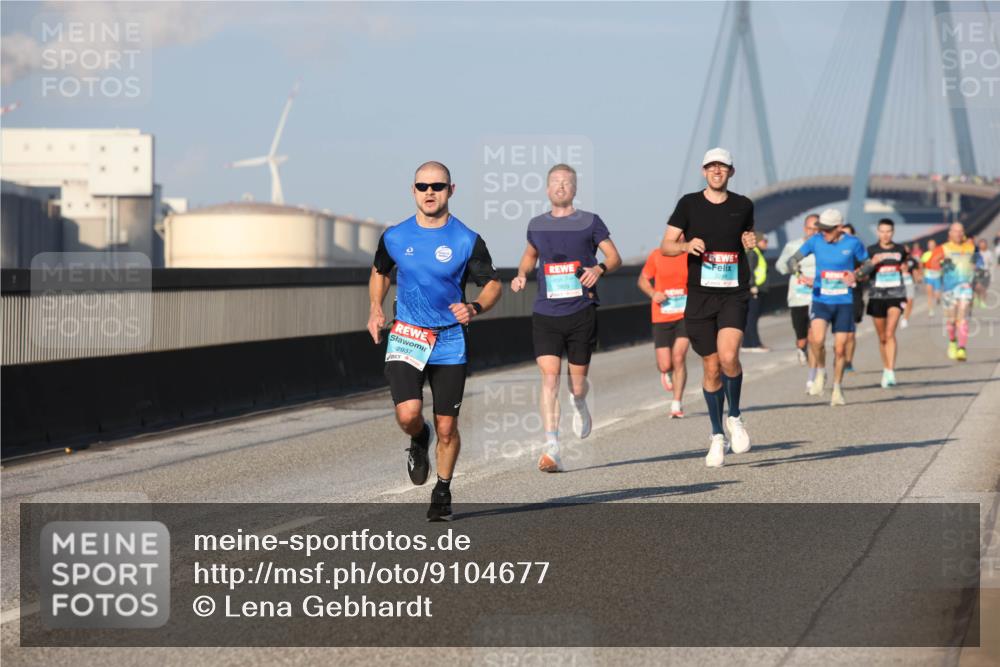 03.10.2025 - Köhlbrandbrückenlauf Lena Gebhardt http://msf.ph/oto/9104677 03.10.2025 09:38:45 Position 2 2937 meine-sportfotos.de