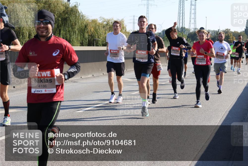 03.10.2025 - Köhlbrandbrückenlauf Strokosch-Dieckow http://msf.ph/oto/9104681 03.10.2025 12:13:15 Position 3 4186, 4068, 6762, 6254 meine-sportfotos.de