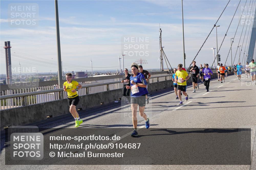 03.10.2025 - Köhlbrandbrückenlauf Michael Burmester http://msf.ph/oto/9104687 03.10.2025 12:48:47 Position 2  meine-sportfotos.de