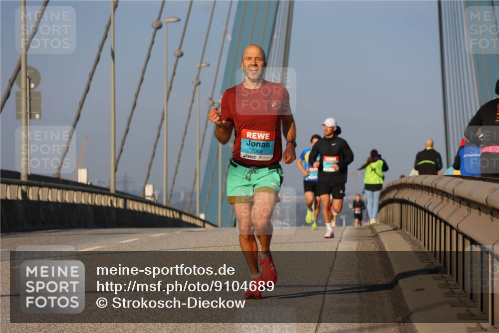03.10.2025 - Köhlbrandbrückenlauf Strokosch-Dieckow http://msf.ph/oto/9104689 03.10.2025 09:31:05 Position 2 2968 meine-sportfotos.de