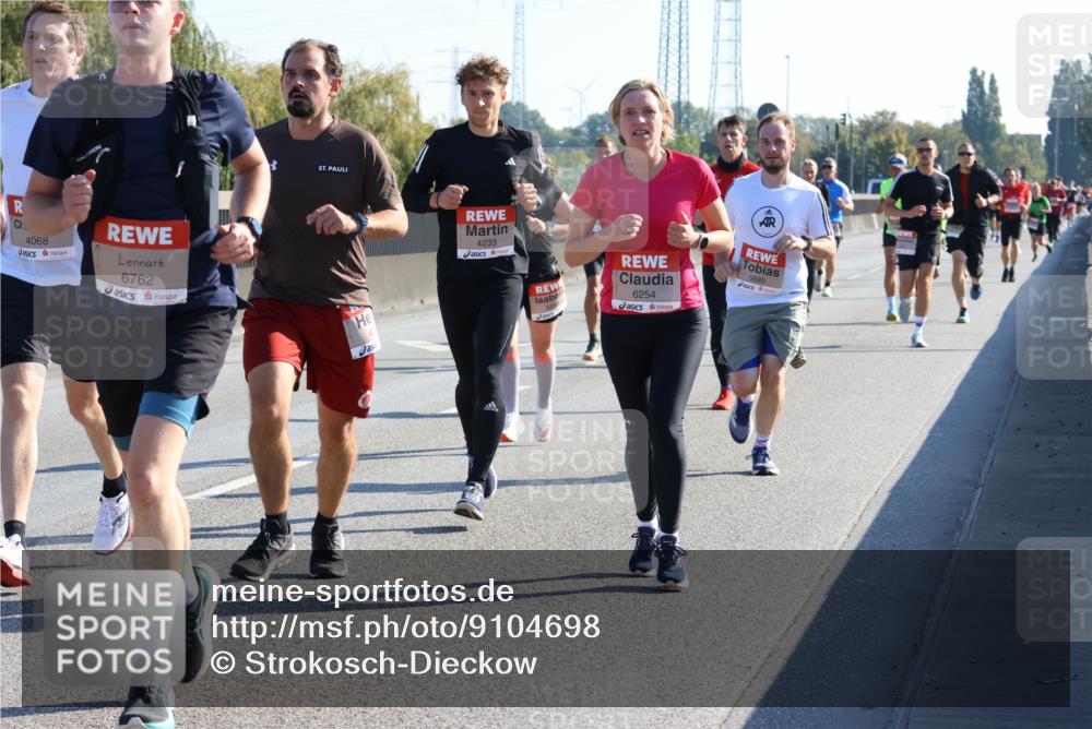 03.10.2025 - Köhlbrandbrückenlauf Strokosch-Dieckow http://msf.ph/oto/9104698 03.10.2025 12:13:17 Position 3 4068, 6762, 4233, 6254, 5699 meine-sportfotos.de