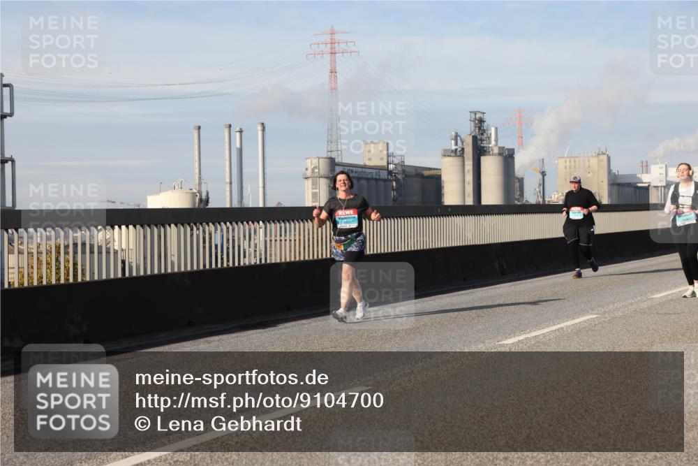 03.10.2025 - Köhlbrandbrückenlauf Lena Gebhardt http://msf.ph/oto/9104700 03.10.2025 10:12:40 Position 2 2936 meine-sportfotos.de