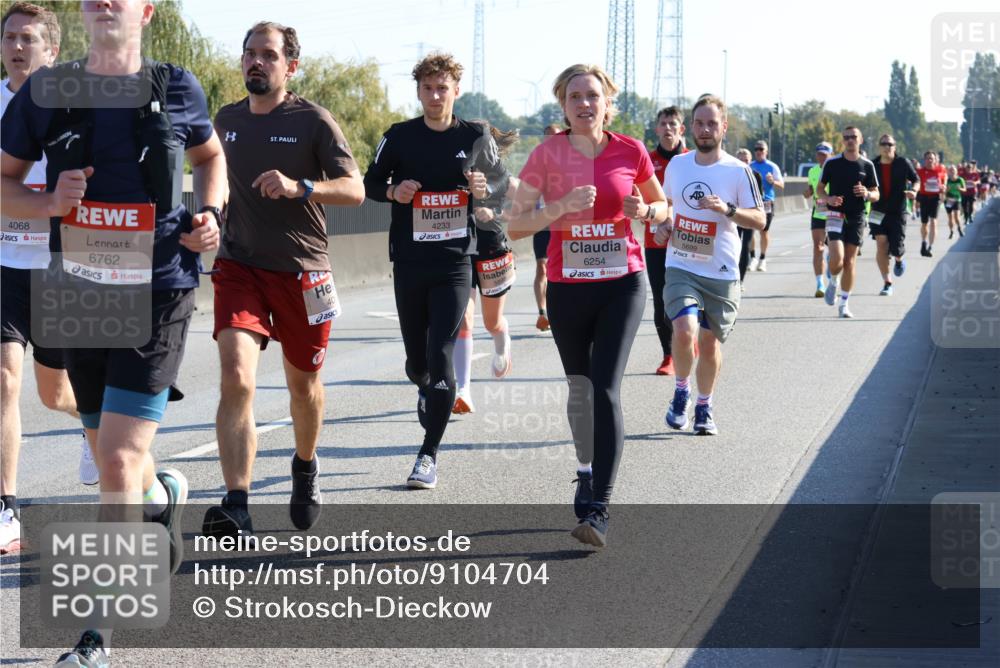 03.10.2025 - Köhlbrandbrückenlauf Strokosch-Dieckow http://msf.ph/oto/9104704 03.10.2025 12:13:17 Position 3 8, 4068, 6762, 40, 4233, 6254, 5699 meine-sportfotos.de