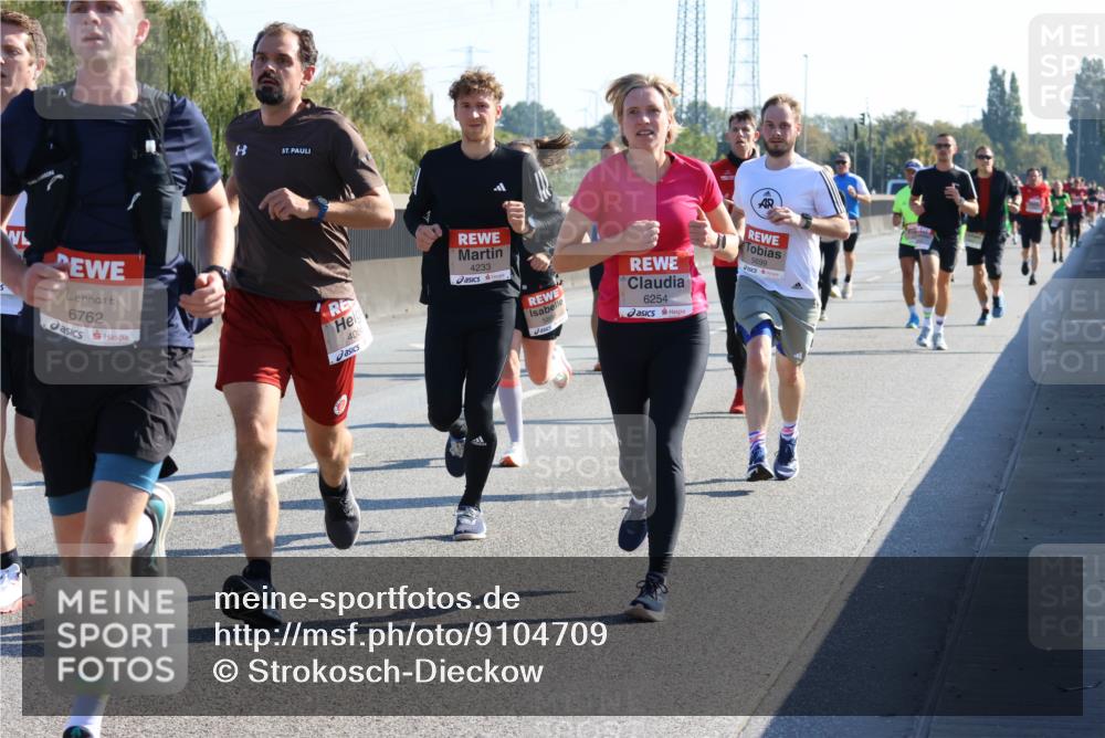 03.10.2025 - Köhlbrandbrückenlauf Strokosch-Dieckow http://msf.ph/oto/9104709 03.10.2025 12:13:17 Position 3 8, 6762, 4080, 4233, 6254, 5699 meine-sportfotos.de
