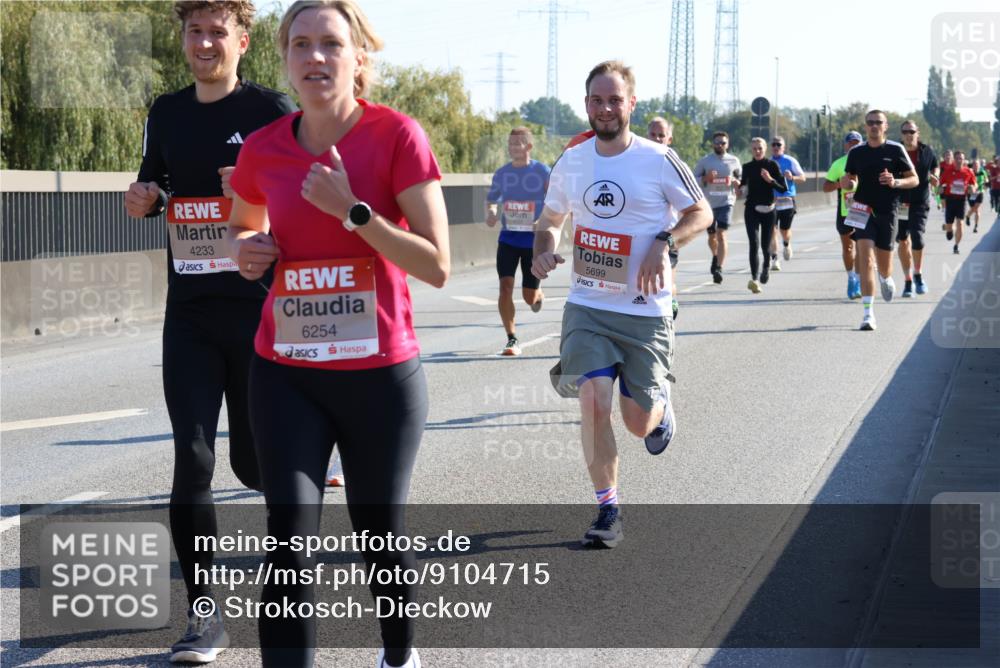 03.10.2025 - Köhlbrandbrückenlauf Strokosch-Dieckow http://msf.ph/oto/9104715 03.10.2025 12:13:19 Position 3 4233, 6254, 5699 meine-sportfotos.de