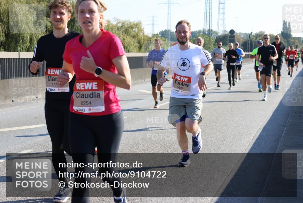 03.10.2025 - Köhlbrandbrückenlauf Strokosch-Dieckow http://msf.ph/oto/9104722 03.10.2025 12:13:19 Position 3 423, 6254, 5699 meine-sportfotos.de
