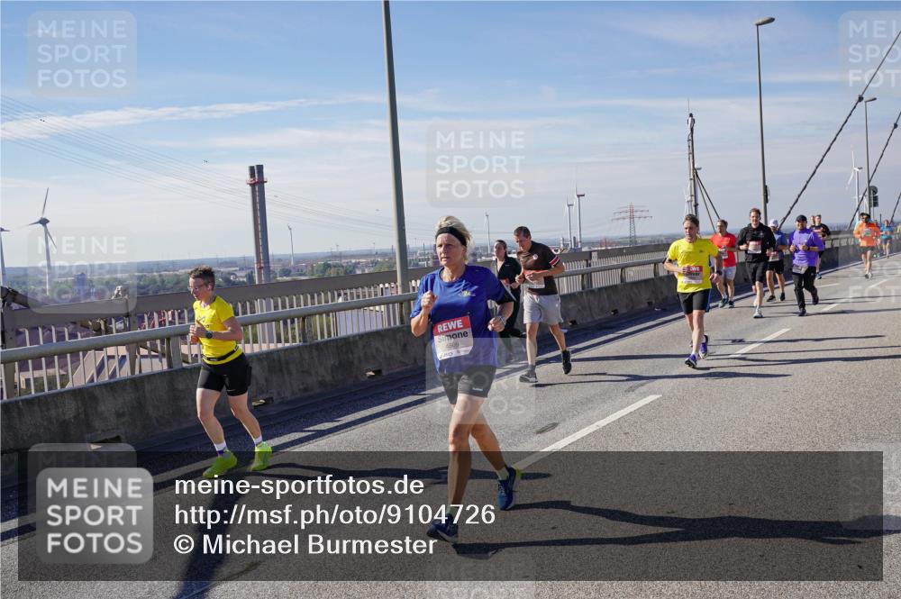 03.10.2025 - Köhlbrandbrückenlauf Michael Burmester http://msf.ph/oto/9104726 03.10.2025 12:48:48 Position 2 4509 meine-sportfotos.de