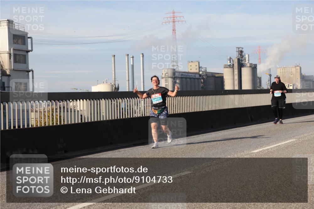 03.10.2025 - Köhlbrandbrückenlauf Lena Gebhardt http://msf.ph/oto/9104733 03.10.2025 10:12:41 Position 2  meine-sportfotos.de