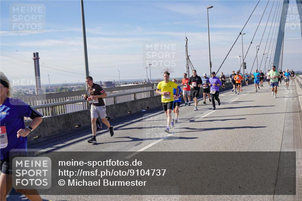 03.10.2025 - Köhlbrandbrückenlauf Michael Burmester http://msf.ph/oto/9104737 03.10.2025 12:48:49 Position 2  meine-sportfotos.de