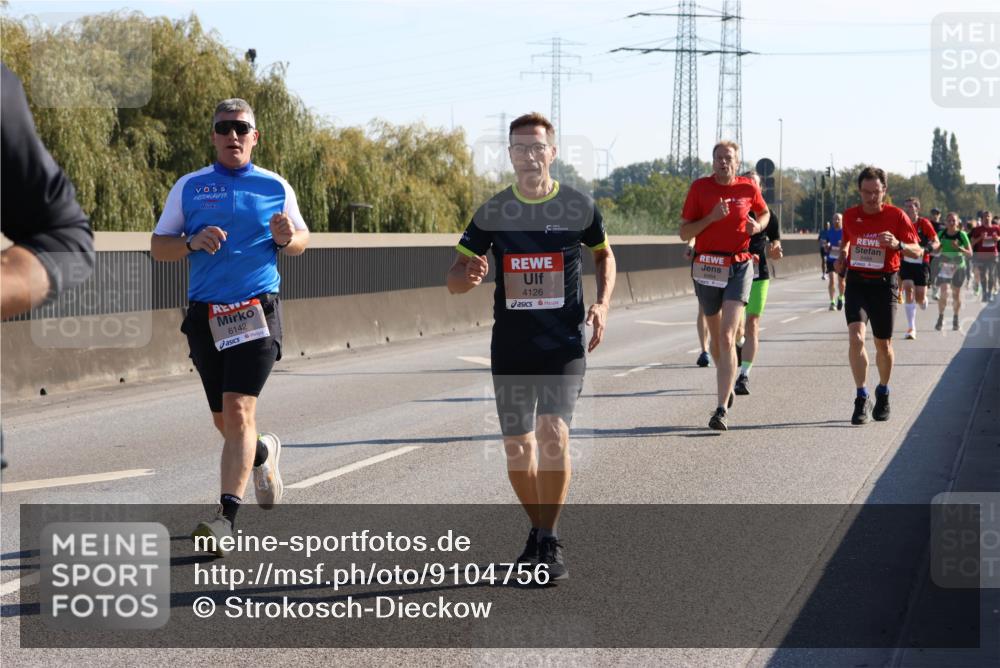 03.10.2025 - Köhlbrandbrückenlauf Strokosch-Dieckow http://msf.ph/oto/9104756 03.10.2025 12:13:27 Position 3 6142, 4126, 6484 meine-sportfotos.de