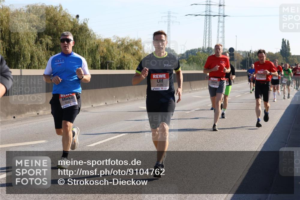 03.10.2025 - Köhlbrandbrückenlauf Strokosch-Dieckow http://msf.ph/oto/9104762 03.10.2025 12:13:27 Position 3 6142, 4126, 6484 meine-sportfotos.de