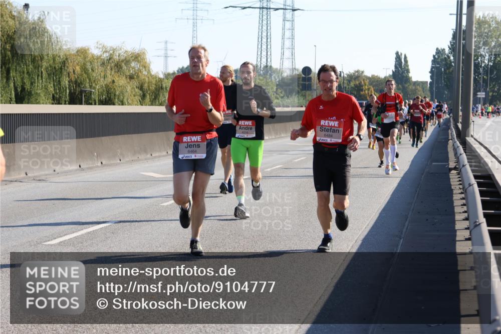 03.10.2025 - Köhlbrandbrückenlauf Strokosch-Dieckow http://msf.ph/oto/9104777 03.10.2025 12:13:28 Position 3 6464, 6484 meine-sportfotos.de