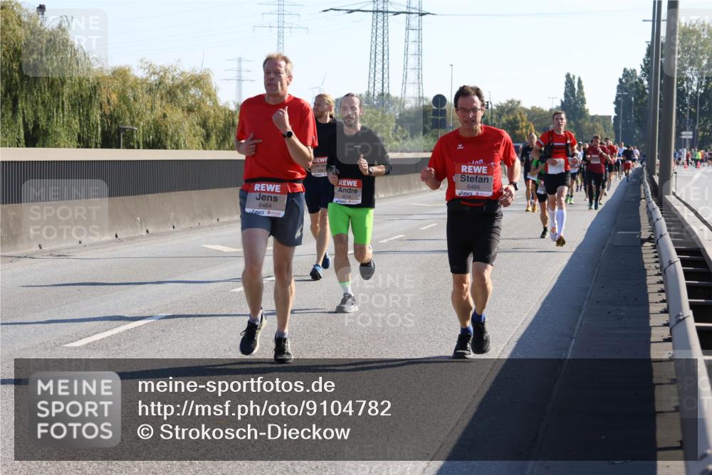 03.10.2025 - Köhlbrandbrückenlauf Strokosch-Dieckow http://msf.ph/oto/9104782 03.10.2025 12:13:28 Position 3 6464, 4016, 6484 meine-sportfotos.de