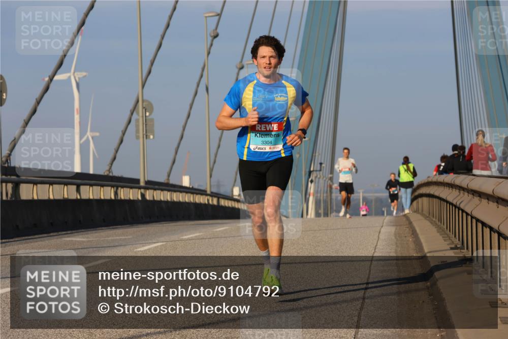 03.10.2025 - Köhlbrandbrückenlauf Strokosch-Dieckow http://msf.ph/oto/9104792 03.10.2025 09:31:16 Position 2 3304 meine-sportfotos.de