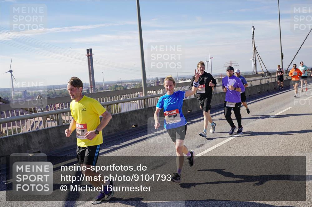 03.10.2025 - Köhlbrandbrückenlauf Michael Burmester http://msf.ph/oto/9104793 03.10.2025 12:48:51 Position 2 4685, 4424 meine-sportfotos.de