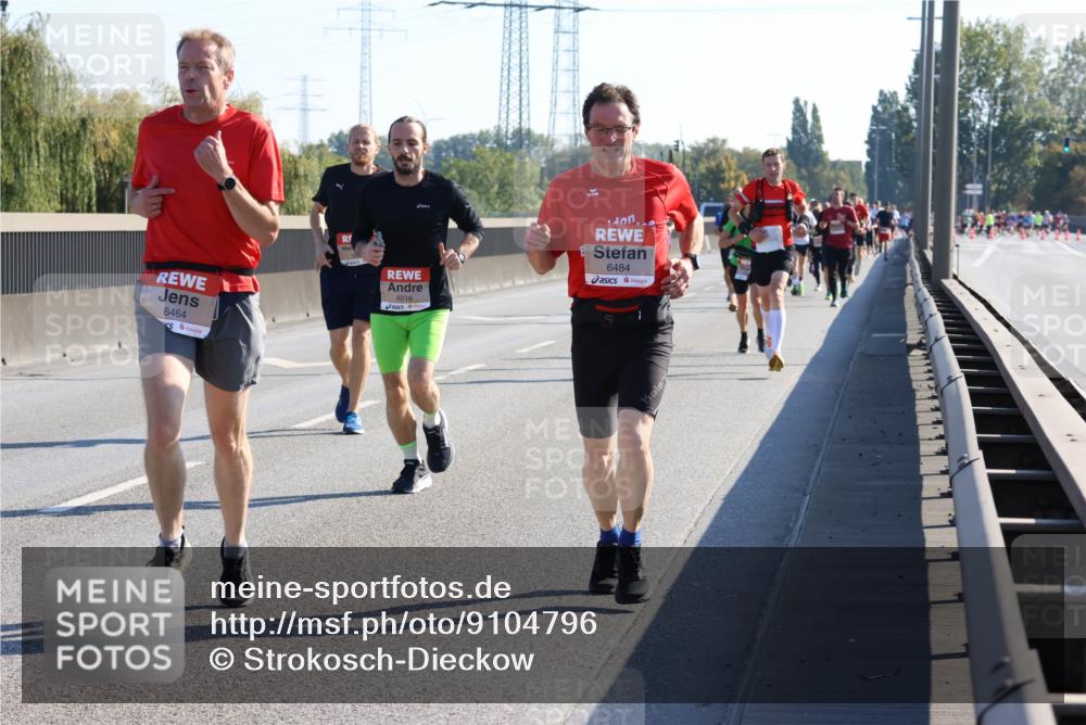 03.10.2025 - Köhlbrandbrückenlauf Strokosch-Dieckow http://msf.ph/oto/9104796 03.10.2025 12:13:29 Position 3 6464, 4016, 6484 meine-sportfotos.de