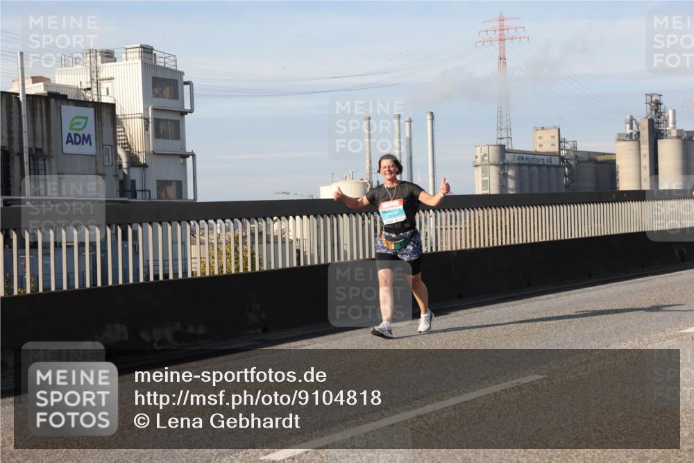03.10.2025 - Köhlbrandbrückenlauf Lena Gebhardt http://msf.ph/oto/9104818 03.10.2025 10:12:42 Position 2 2938 meine-sportfotos.de