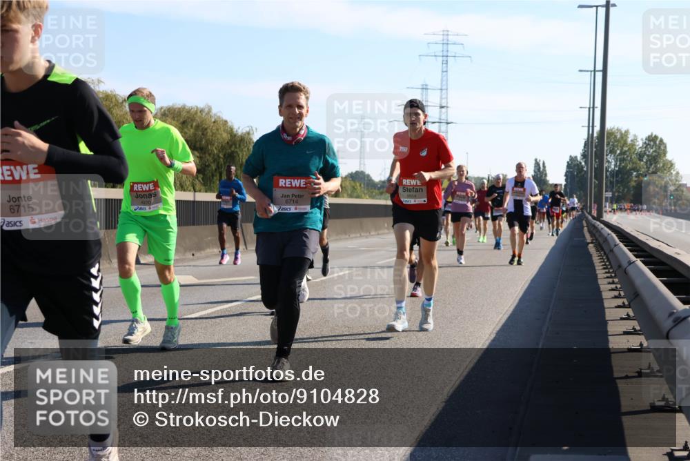03.10.2025 - Köhlbrandbrückenlauf Strokosch-Dieckow http://msf.ph/oto/9104828 03.10.2025 12:13:47 Position 3 6715, 4270, 6714, 6654 meine-sportfotos.de