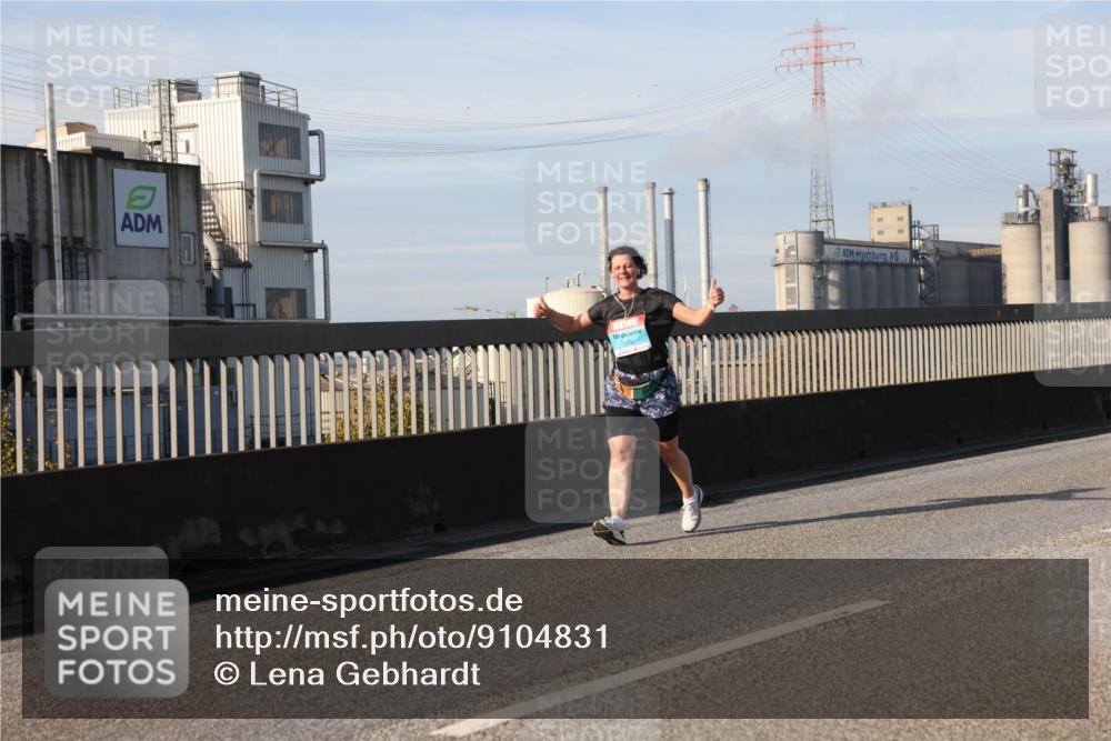 03.10.2025 - Köhlbrandbrückenlauf Lena Gebhardt http://msf.ph/oto/9104831 03.10.2025 10:12:42 Position 2 1001, 2936 meine-sportfotos.de
