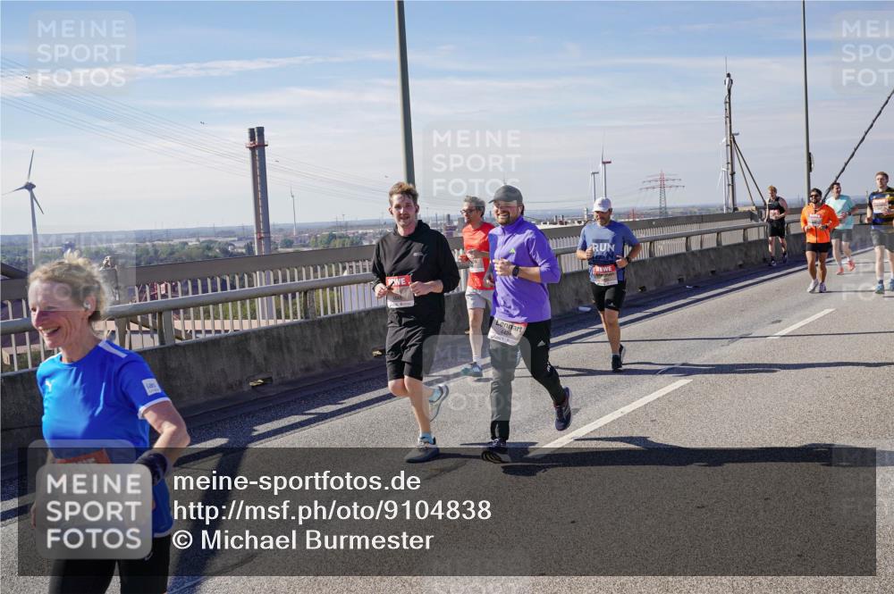 03.10.2025 - Köhlbrandbrückenlauf Michael Burmester http://msf.ph/oto/9104838 03.10.2025 12:48:52 Position 2 4685 meine-sportfotos.de