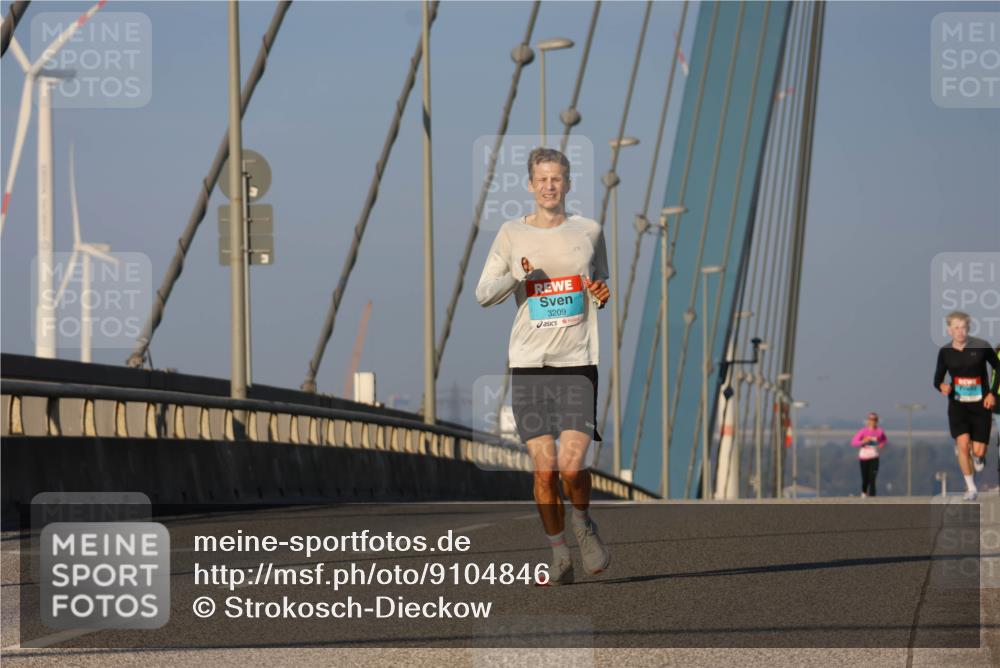 03.10.2025 - Köhlbrandbrückenlauf Strokosch-Dieckow http://msf.ph/oto/9104846 03.10.2025 09:31:23 Position 2 3209 meine-sportfotos.de