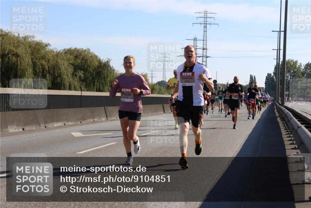 03.10.2025 - Köhlbrandbrückenlauf Strokosch-Dieckow http://msf.ph/oto/9104851 03.10.2025 12:13:51 Position 3 4148, 4304 meine-sportfotos.de