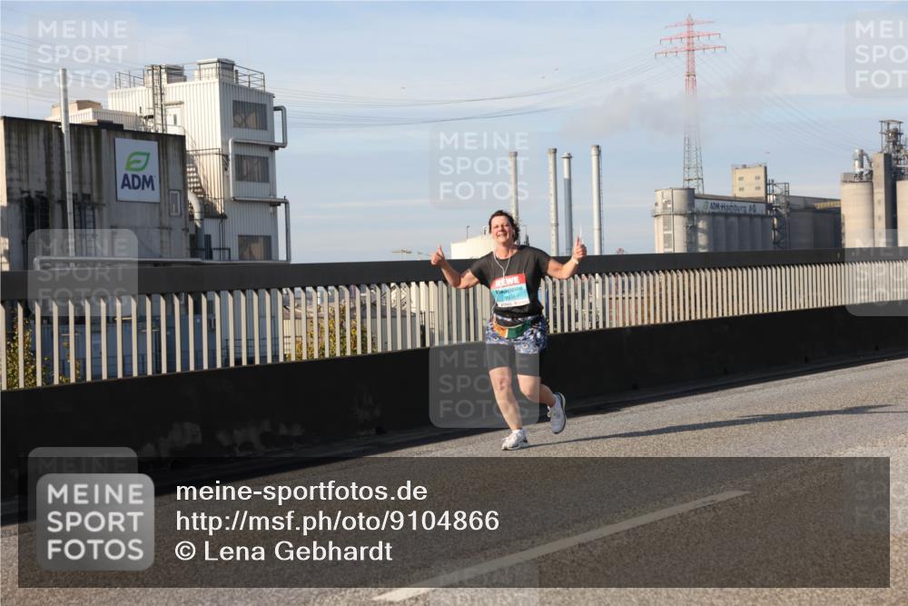 03.10.2025 - Köhlbrandbrückenlauf Lena Gebhardt http://msf.ph/oto/9104866 03.10.2025 10:12:42 Position 2  meine-sportfotos.de