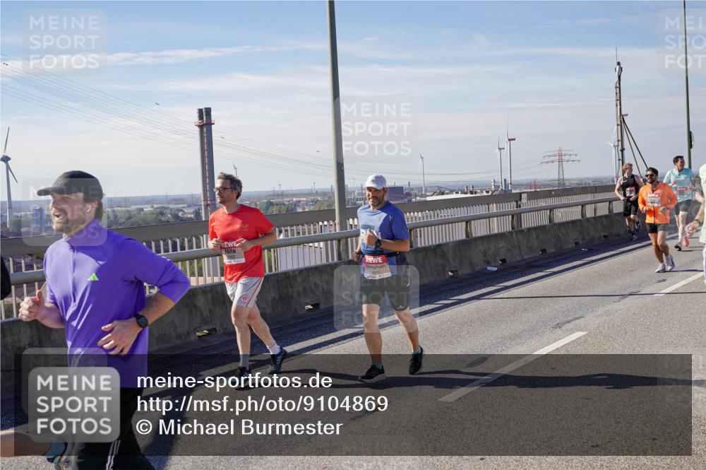 03.10.2025 - Köhlbrandbrückenlauf Michael Burmester http://msf.ph/oto/9104869 03.10.2025 12:48:53 Position 2  meine-sportfotos.de