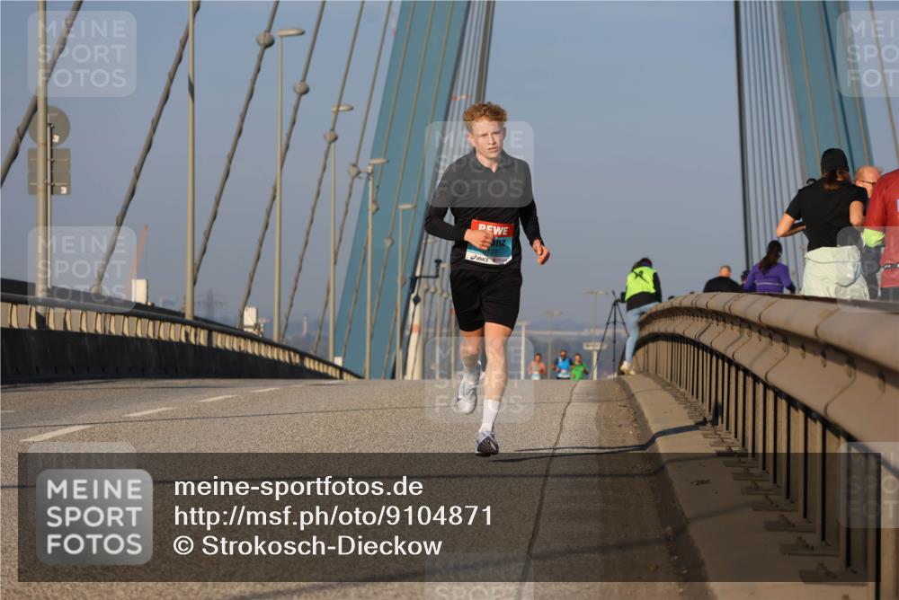 03.10.2025 - Köhlbrandbrückenlauf Strokosch-Dieckow http://msf.ph/oto/9104871 03.10.2025 09:31:33 Position 2  meine-sportfotos.de