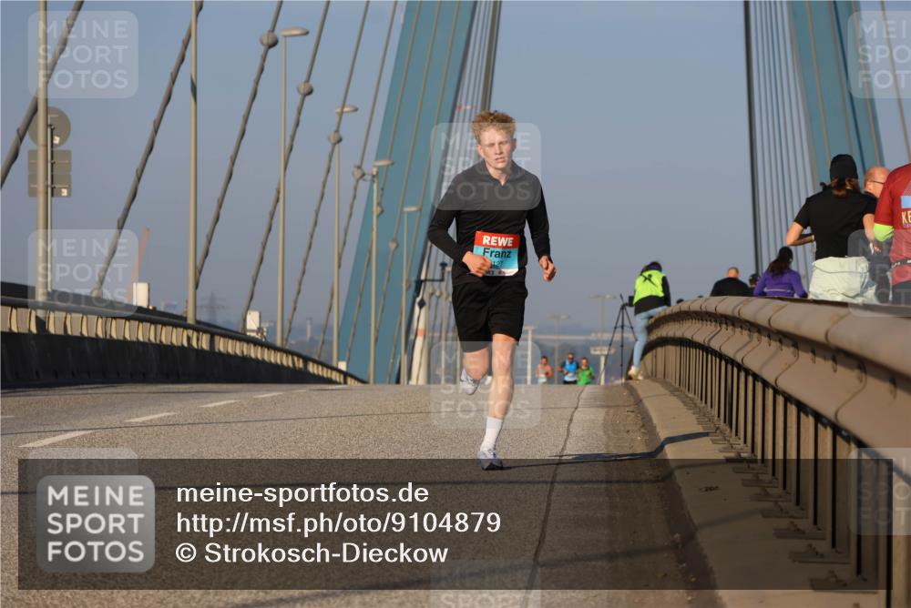 03.10.2025 - Köhlbrandbrückenlauf Strokosch-Dieckow http://msf.ph/oto/9104879 03.10.2025 09:31:33 Position 2 127 meine-sportfotos.de