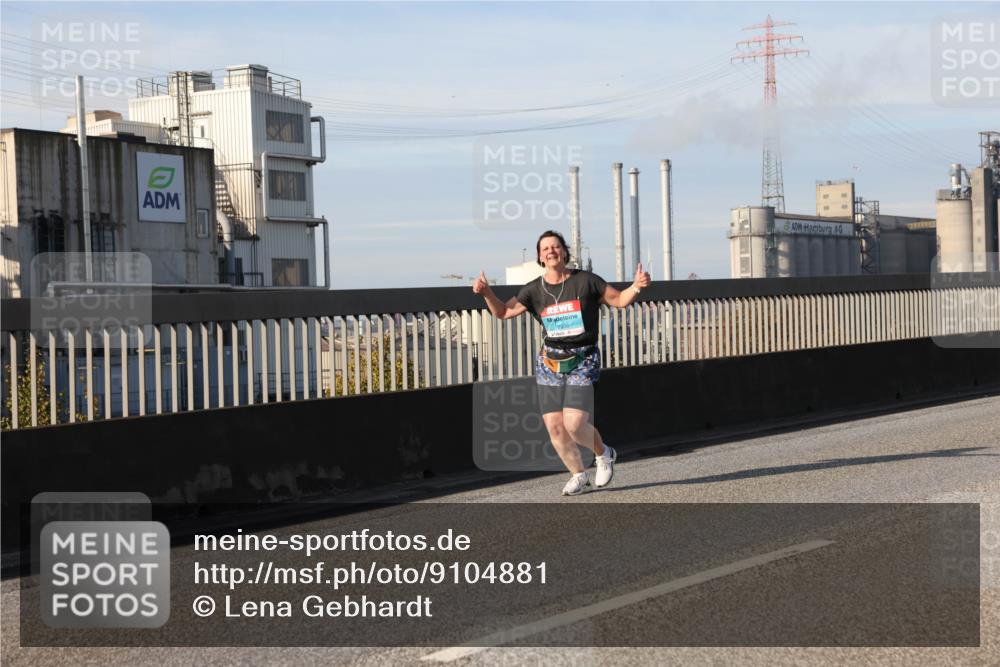 03.10.2025 - Köhlbrandbrückenlauf Lena Gebhardt http://msf.ph/oto/9104881 03.10.2025 10:12:42 Position 2 2936 meine-sportfotos.de